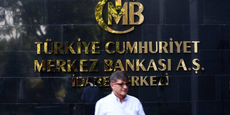 Reuters Anketine Göre Faiz Artış Hızında Azalma Bekleniyor