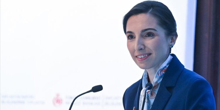 TCMB Başkanı: “Türk lirasına geçiş, hedeflere uygun şekilde devam ediyor”