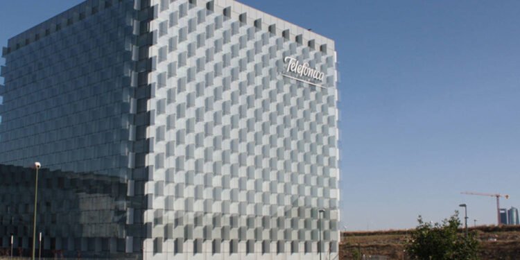 Telefonica, 2026 Yılına Kadar 5 Bin Çalışanını İşten Çıkarmayı Planlıyor