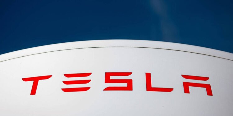 Tesla, ABD’deki 120 Binden Fazla Aracını Geri Çağırıyor