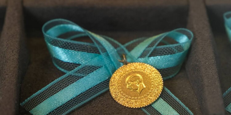 Altın Fiyatlarında Karışık Seyir Devam Ediyor