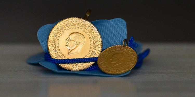 Altın Fiyatları Haftaya Düşüşle Başladı