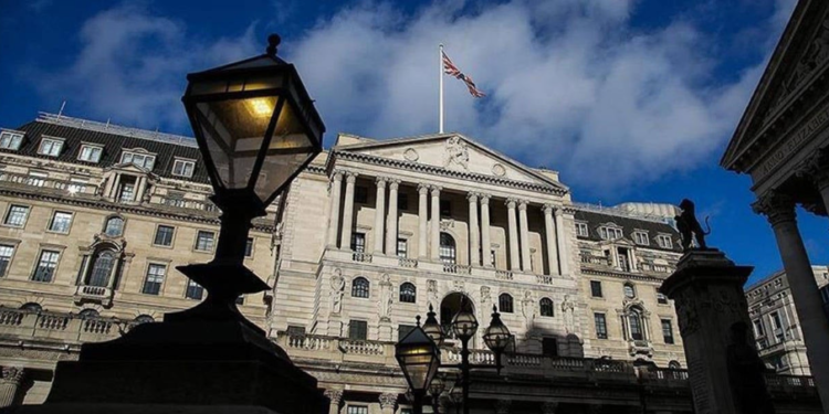 BoE Başkanı Andrew Bailey’den Faiz İndirimi Açıklaması