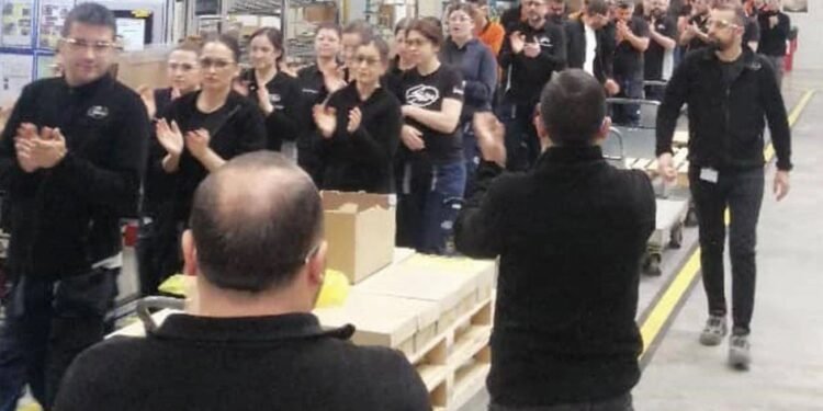 İzmir Gates Fabrikası İşçileri Grev Kararı Aldı