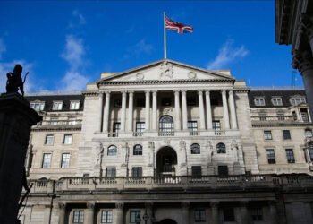 İngiltere Merkez Bankası Faiz Oranını %5,25’te Sabit Bıraktı