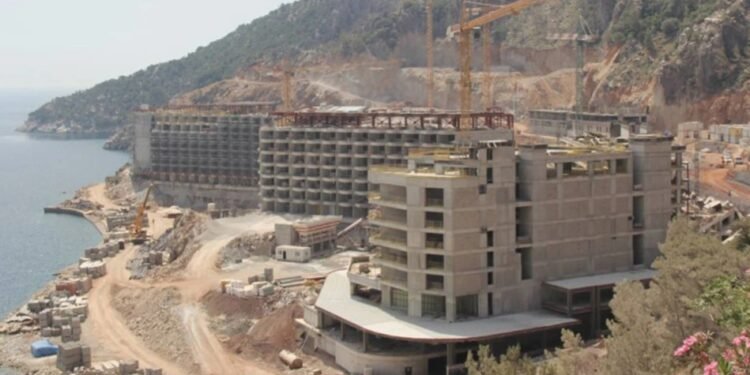 Sinpaş’ın Marmaris’te Yürüttüğü Otel Projesine Tepkiler Sürüyor