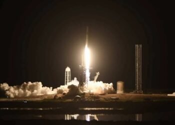 Space X, Yeni Görev Ekibini Başarıyla Fırlattı