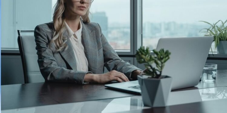 Yeni Dünya Düzeninde “Girişimci Kadın” “Güçlü Kadın”