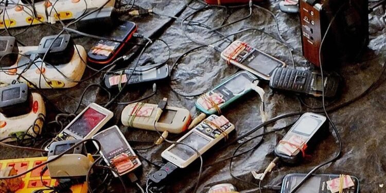 Bazı Telefon Parçalarının İthalatına Gözetim Uygulayacak