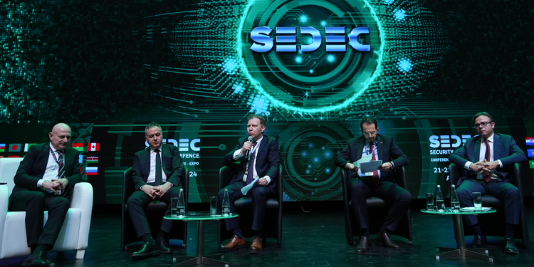 Savunma Sanayisinde Tedarik Zinciri ve Millileştirme Konuları Üzerine Genel Müdür Yardımcılarından Değerlendirmeler