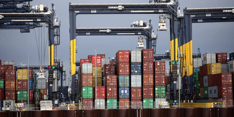 Türkiye’nin Dış Ticaret Açığı 9,9 Milyar Dolara Yükseldi