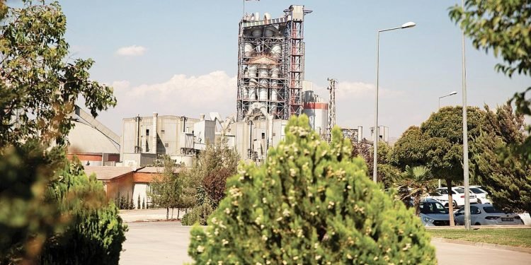 Çimko: Çimento ve Beton Sektöründe Yatırımlar ve Halka Arz Stratejisi