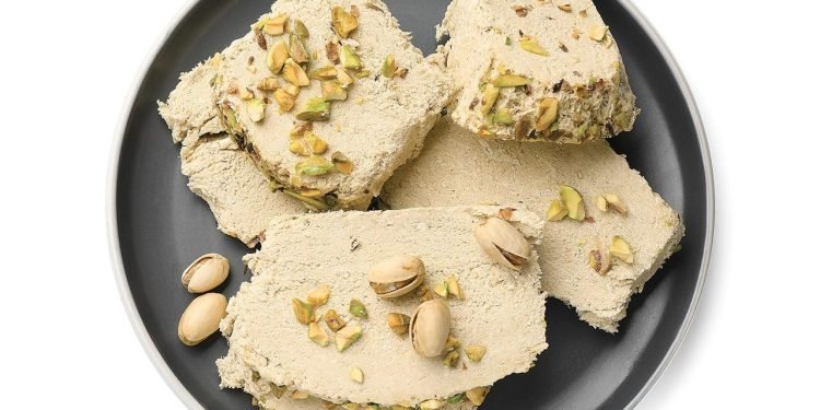 Fatma KAYTEZ ve Eriş Helva: Kökenlerden Günümüze Bir Lezzet Markası