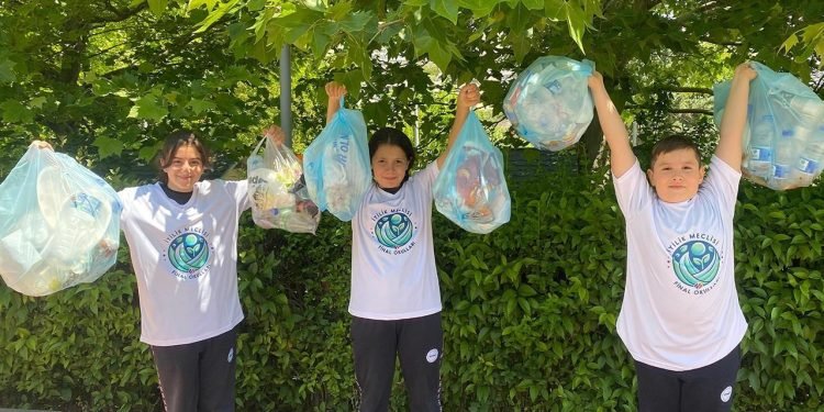 Final Okulları İyilik Meclisi Çevre İçin Bir Araya Geldi
