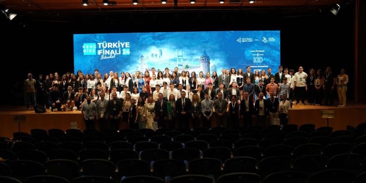 GençBizzTech Projesi Fen Liselerinde Yenilikçi Girişimcilik Rüzgarı Estirdi