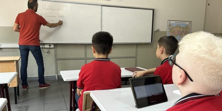 Türk Telekom’un Günışığı Projesi ve TahtApp Uygulaması