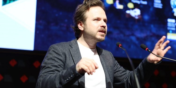 Curiosity Technology: Sürdürülebilir Gelecek İçin İleri Teknoloji Çözümleri