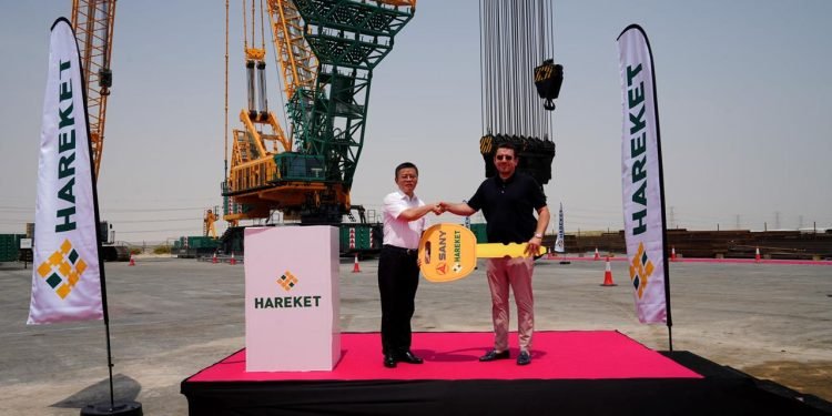 Hareket’ten 2200 Tonluk Paletli Vinç Lansmanı