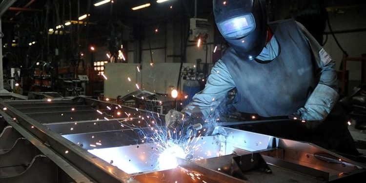 Türkiye Sanayisi ve İthalat Yükü: Sektörlerden Destek Çağrıları