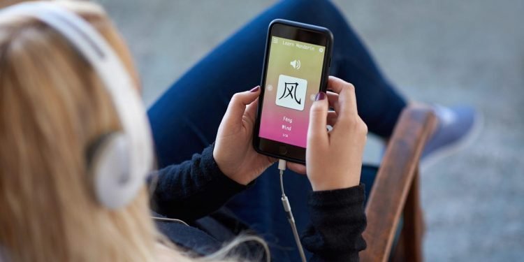 Yapay Zeka ve Dil Öğrenimi: Öğrenci-Öğretmen İlişkisinin Önemi