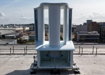 BMW, İngiltere’deki MINI Fabrikasında Hareketsiz Rüzgar Türbini Sistemini Test Ediyor