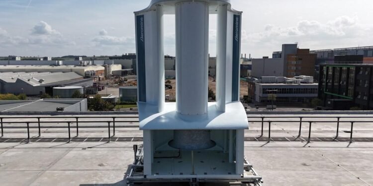 BMW, İngiltere’deki MINI Fabrikasında Hareketsiz Rüzgar Türbini Sistemini Test Ediyor