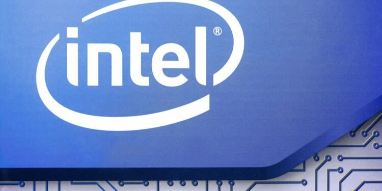 Intel’in Zorlu Dönemi: Pazar Payındaki Düşüş ve Yeniden Yapılanma Çabaları