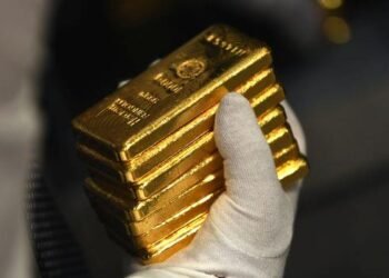 Altın Fiyatlarında Tarihi Zirve: 2.711 Dolar