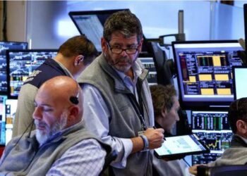 Dow Jones ve S&P 500 Rekor Kapatıyor: Ekonomik Veriler ve Bilanço Sezonu