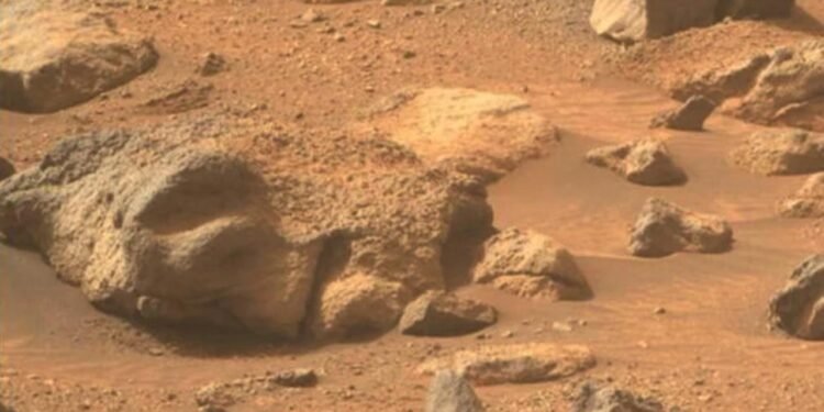 Mars’taki Gizemli Yüz Şekilleri ve Keşifler