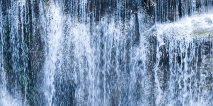 Dünyanın En Büyük Şelalesi: Danimarka Boğazı Şelalesi