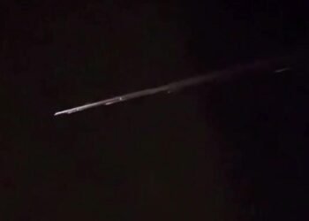 Güneydoğu ABD’de Ateş Topları: Kontrolsüz Uydu Girişi