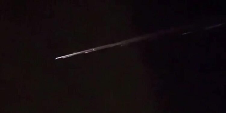 Güneydoğu ABD’de Ateş Topları: Kontrolsüz Uydu Girişi