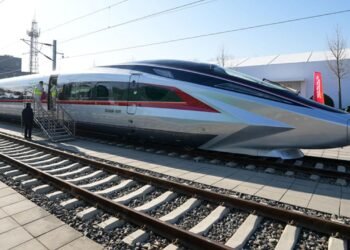 Çin’in CR450 Yüksek Hızlı Treni: 450 km/s Hız Kapasitesi