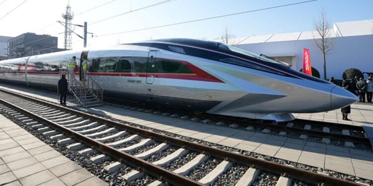 Çin’in CR450 Yüksek Hızlı Treni: 450 km/s Hız Kapasitesi
