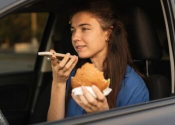 Otomobilde Yemek Yemenin Sağlık Riskleri