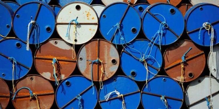 Petrol Fiyatlarında Düşüş: Kolombiya’ya Yaptırımların Etkisi