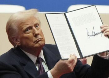 Trump’tan Kolombiya’ya Yaptırımlar ve Gümrük Vergisi Artışı