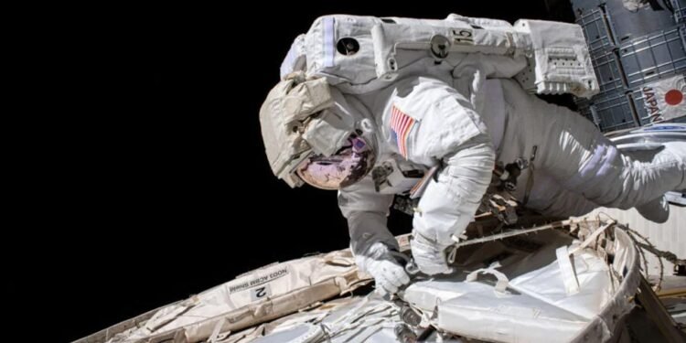 Uzayda Mikropların Davranışları ve Ekstremofillerin Araştırılması