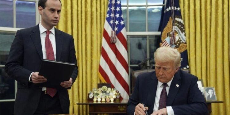 ABD’de Biyomedikal Araştırmalara Federal Hibe Kesintileri