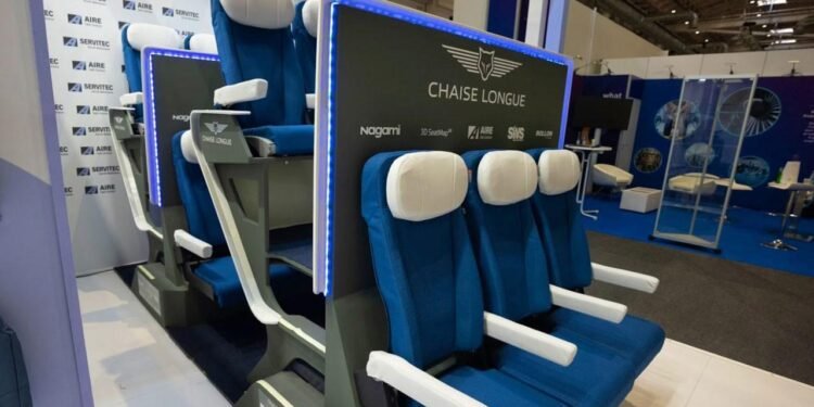 Havacılıkta Çift Katlı Koltuk Konsepti: Chaise Longue ile Yenilik