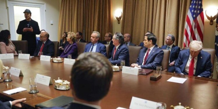 Trump ve Musk’ın Kabine Toplantısında Ekonomik Açık Tartışmaları