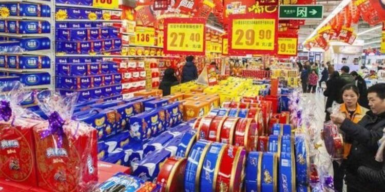 Çin’de Tüketici Enflasyonu Deflasyonist Baskılarla Düşüyor