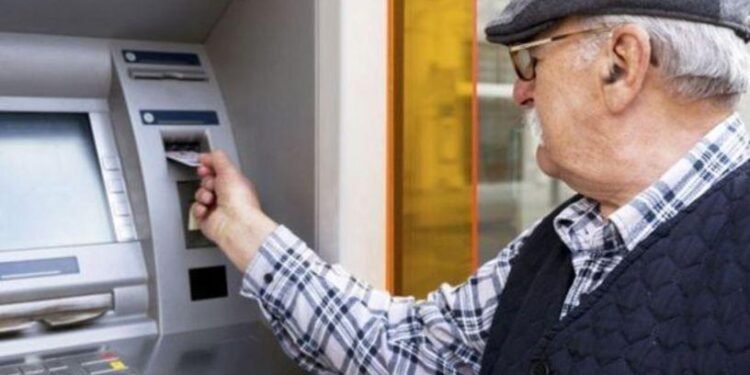 Emekli Bayram İkramiyesi 4 Bin Liraya Yükseldi