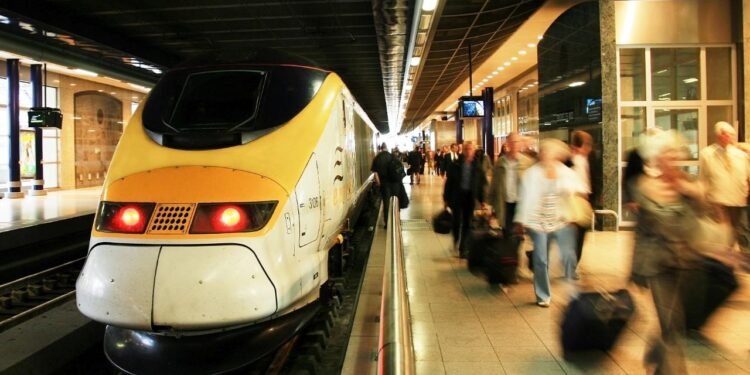 Paris’teki Gare du Nord İstasyonu’nda İkinci Dünya Savaşı Bombası Bulundu