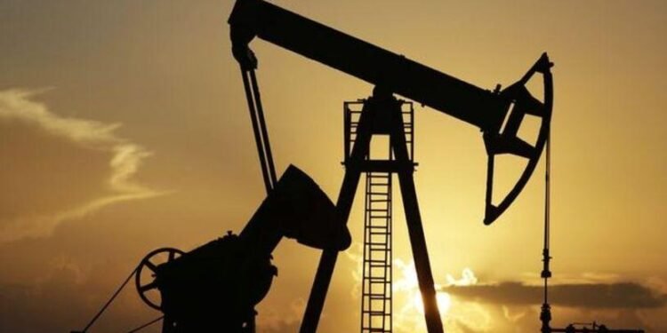 Petrol Piyasasında Venezuela Etkisi ve Trump’ın Gümrük Vergi Tehdidi