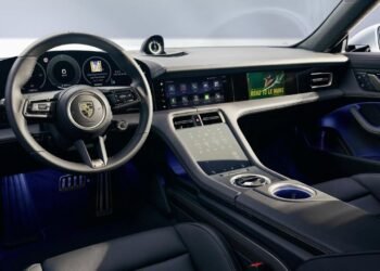 Porsche, Yeni PCM Sistemi ve CarPlay 2 Gelişmeleri