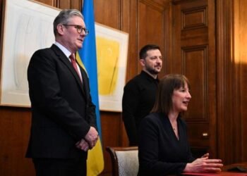 Starmer’dan Trump ve Zelenskiy ile Barış Anlaşması Üzerine Açıklamalar