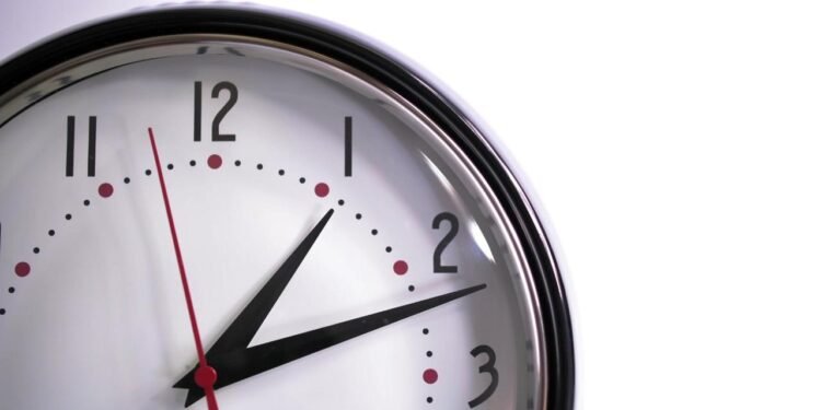 Yapay Zeka ve Temel Görevlerdeki Zorluklar: Saat Okuma ve Takvim Anlama