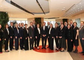 Akbank’ta Üst Yönetiminde Stratejik Değişiklikler ve Yeni Atamalar